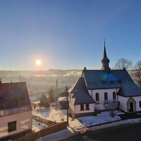 아파트 Moderne Ferienwohnungen Peter Im Erholungsort Baerenstein Mit Parkplatz
