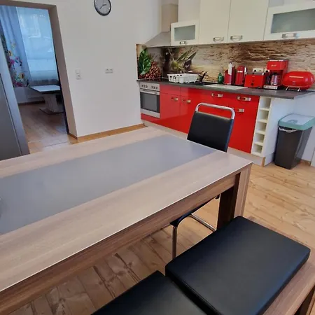 Moderne Ferienwohnungen Peter Im Erholungsort Baerenstein Mit Parkplatz 아파트 *
